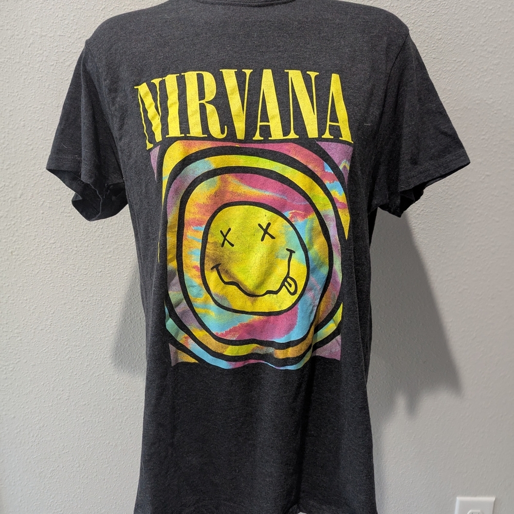 Graphic T-Shirt in Black - Picture 3 of 5